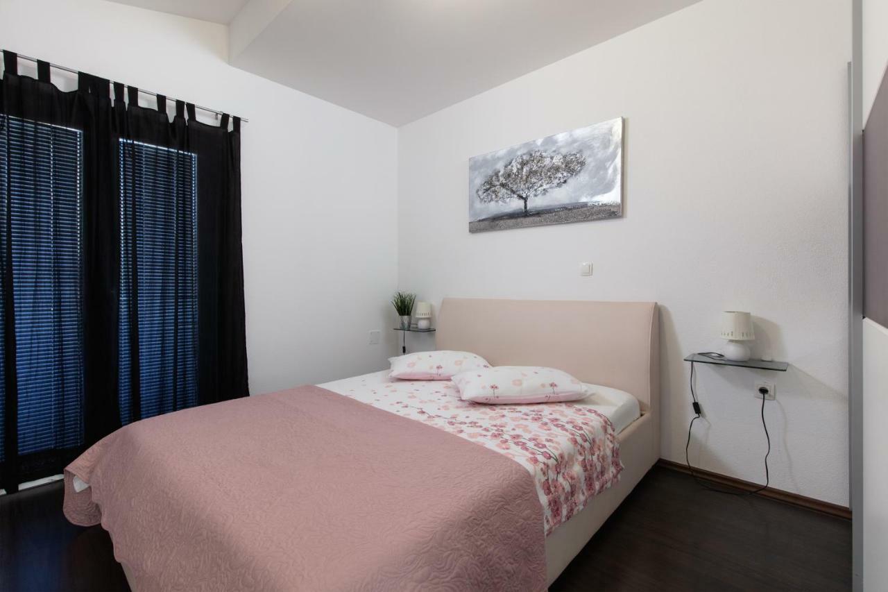 Apartments Bubalo Omiš Eksteriør bilde